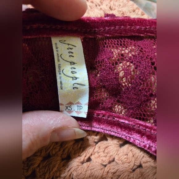 ✨FREE PEOPLE✨ Lolita Velvet Lace Peplum Top in Wine Red Size XS - Picture 7 of 7